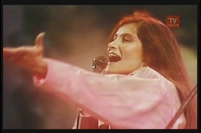 VIADELMAR-HOMENAJEPERALESframe172 - Daniela Romo