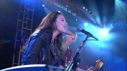Camp Rock 2 (376)