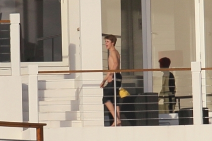 normal_031 - At the Caribbean with Justin Bieber 02 January 2011