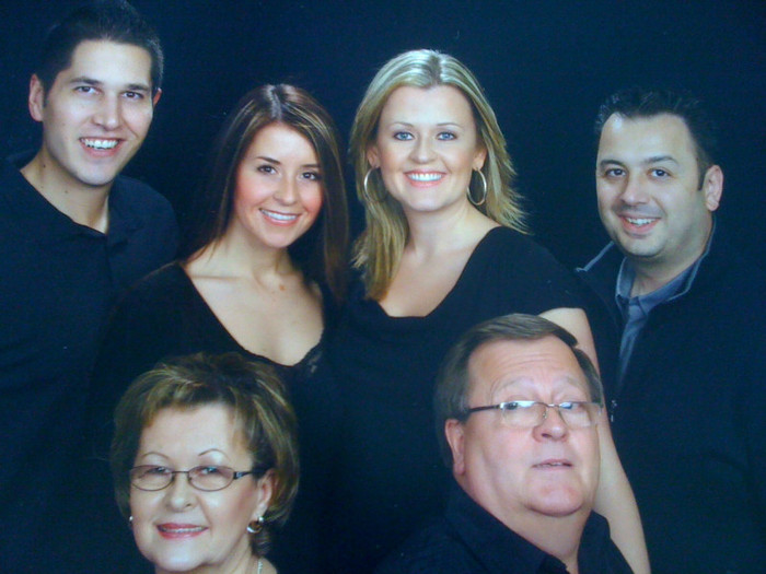 fratele meu americanu cu familia - familia mea  a csaladom