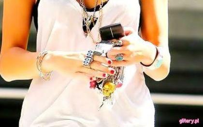 375553_222945024445819_100001909683865_553533_1719550535_n