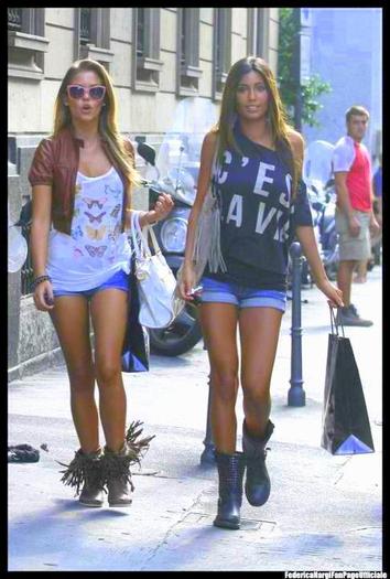 387344_145618418874961_140089839427819_142470_1165188272_n - Poze Artistice 3