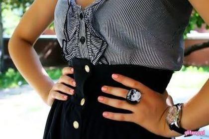 390038_222945154445806_100001909683865_553536_548027676_n - Poze Artistice 3