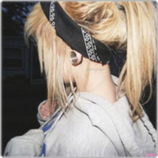 48488429_KCRYFEXTT - Poze Artistice 3