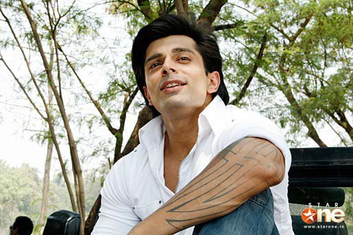 45661_145372098819538_145311068825641_280984_5133861_n - KARAN SINGH GROVER