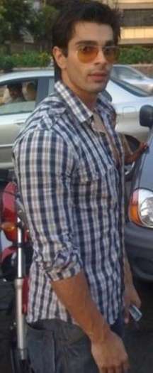 karan-singh-grover-xx-x-x_08ebf4eab4fb15