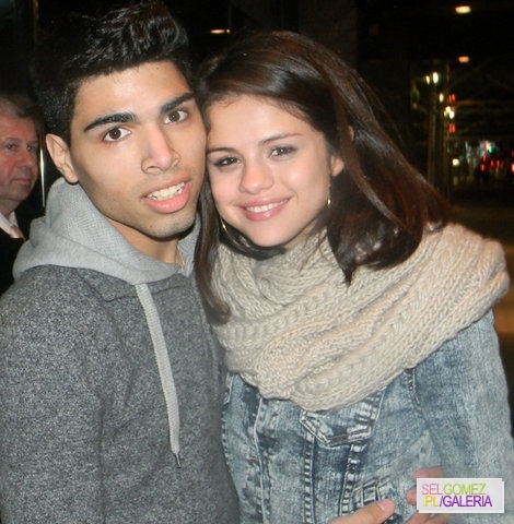 002~67 - With fans in New York 31 December 2011