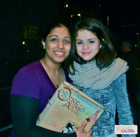 003~66 - With fans in New York 31 December 2011