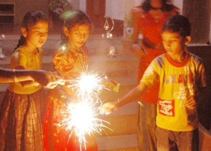 14557882_diwali1_400 - Festivalul Diwali