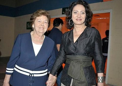 47847_126975160682993_103850366328806_138977_3746032_n - Eliane Giardini