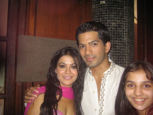 42327122_UVZDPHICH - Amit Tandon si Shweta Gulati