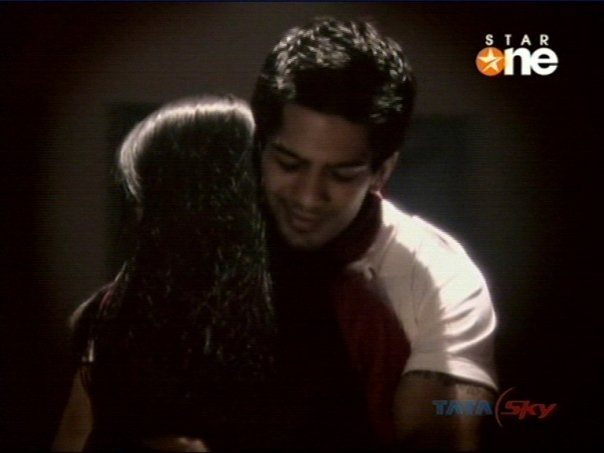 45882652_QMOGPXHEX - Amit Tandon si Shweta Gulati