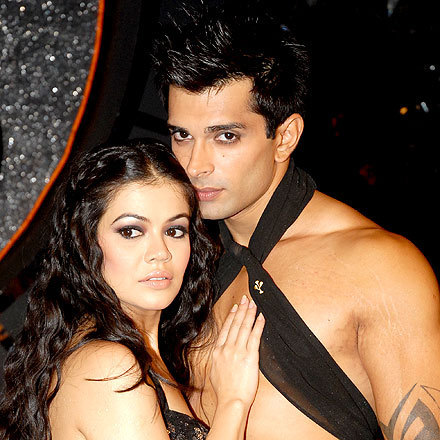 45204335_TCMUFVGIL - Karan Singh Grover si Shweta Gulati