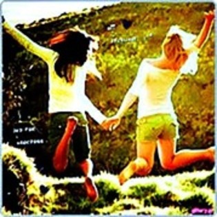 Prietene pe veci chiar daca ne certam!!! - 1 Salut