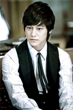 lens3375772_1237385822kimbum2