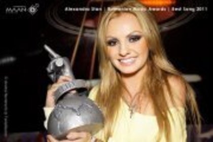 308777_266354836728430_129090557121526_895037_821023029_a_large - alexandra stan