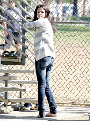 normal_026 - 12 October - Playing baseball game at a local park in LA