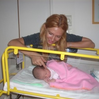 adela-popescu-300x300