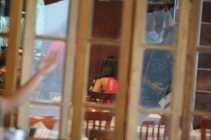 normal_028t - 04 October - Lunch at a restaurant in Rio de Janeiro with Justin Bieber