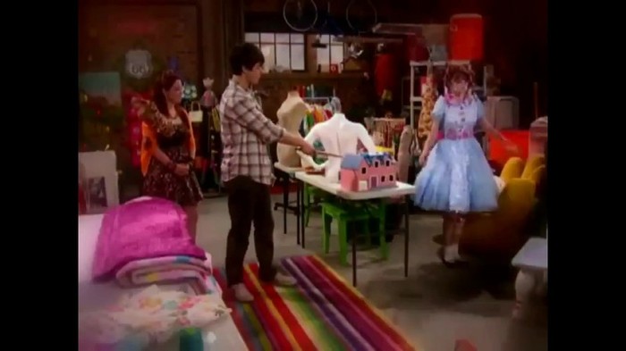 Image(CH1)_Promo[4] 102 - Magicienii din Waverley Place Finala Prom Who will be the family wizards