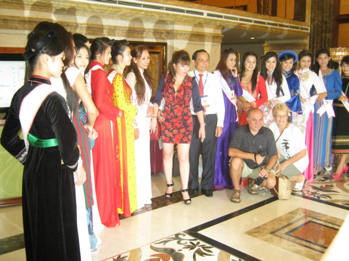 A doua zi dupa concursul pentru Miss Vietnam - Vietnam