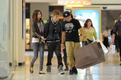 normal_tgcd-shoppingcenterbieber023