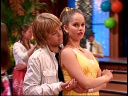 FFMVLRSEBLJYGIDCSIU - xxCole Sprouse and Debby Ryanxx