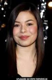 fjdkglhjdfl - miranda cosgrove