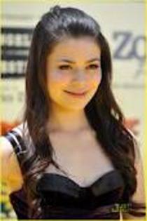 hbgfkhgf - miranda cosgrove