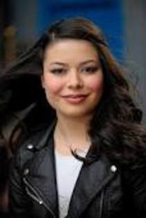 jgdfkjhgj - miranda cosgrove