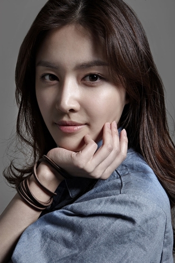 ginger - Gook Ji Yun as Choi Jin Hee-Ginger