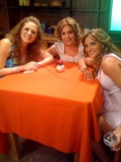 33446_483075449714_379559484714_7034384_5554086_a - Erika Buenfil