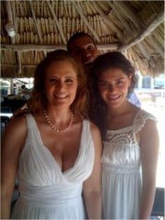 71502_483076214714_379559484714_7034415_3375020_a - Erika Buenfil