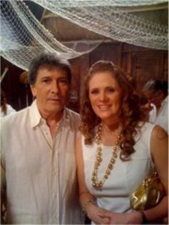 71710_483076104714_379559484714_7034410_5641125_a - Erika Buenfil