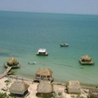 72515_483076509714_379559484714_7034430_937656_a - Erika Buenfil