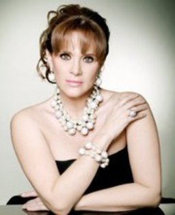 169075_10150115255879715_379559484714_7777737_8353767_a - Erika Buenfil