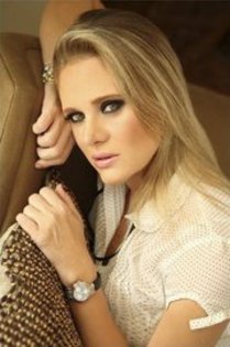 189615_10150166425579715_379559484714_8377219_4640830_a - Erika Buenfil