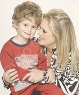 231095_10150245861754715_379559484714_8867678_7951102_a - Erika Buenfil