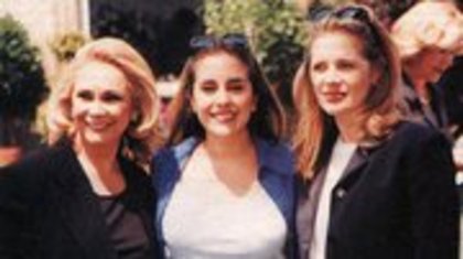 249285_1900309601496_1654358166_1865305_930190_a - Erika Buenfil