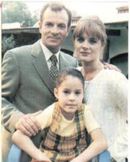 249436_1900362402816_1654358166_1865332_123095_a - Erika Buenfil