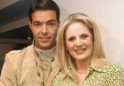 249683_1929102561302_1654358166_1904234_4402515_a - Erika Buenfil