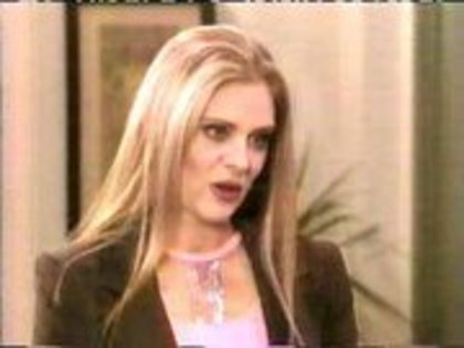 254860_1900338362215_1654358166_1865324_8278065_a - Erika Buenfil