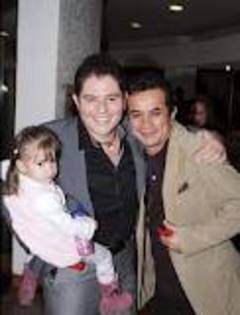 images (28) - Ernesto Laguardia