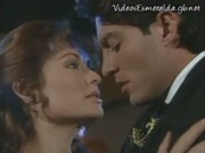 76544_169589586393535_100000274853301_488666_5396170_a - Esmeralda