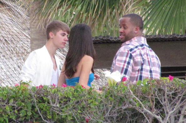 Selena+Gomez+Justin+Bieber+Selena+Gomez+Bridesmaid+bGphIEkFzzhl - Mexic With Justin---10 December 2012