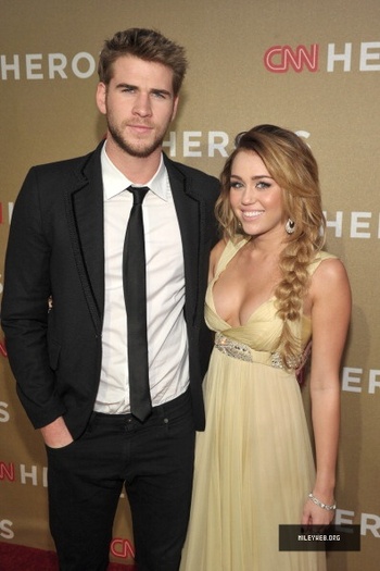 1 - Miley Cyrus 2011 CNN Heroes - Arrivals