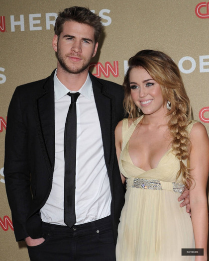 019 - Miley Cyrus 2011 CNN Heroes - Arrivals
