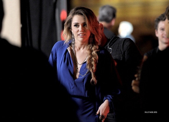 5 - Miley Cyrus 2011 CNN Heroes - Backstage