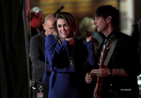 8 - Miley Cyrus 2011 CNN Heroes - Backstage