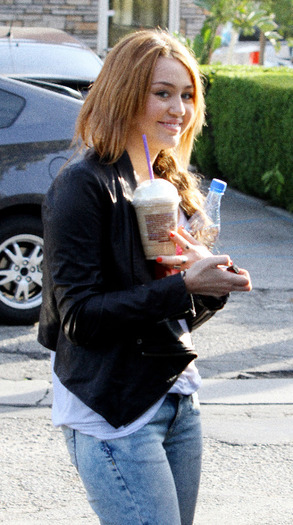 022 - Miley Cyrus At Coffee Bean in Toluca Lake